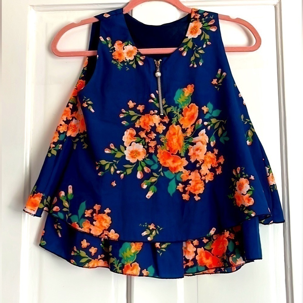Floral blouse XS bell shaped tank